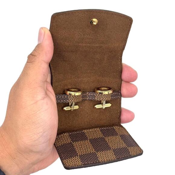 Louis Vuitton Damier Cufflink Case - Picture 3 of 14